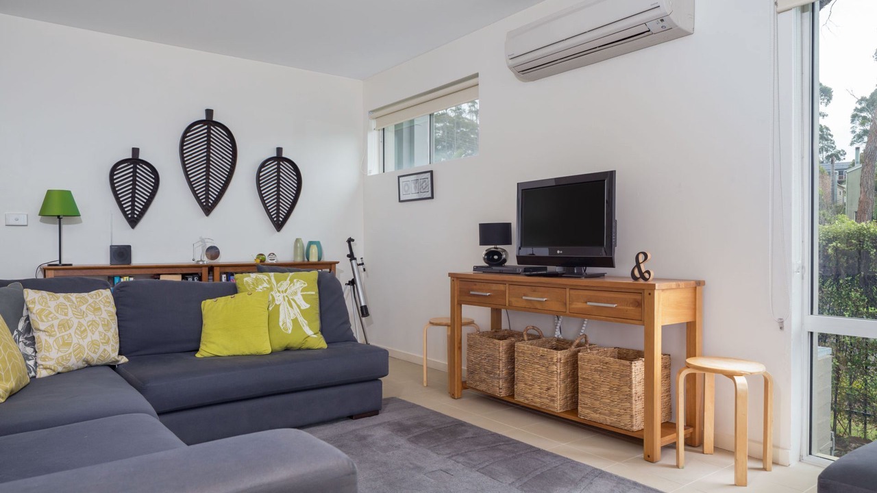 Photo of Livingroom in Denhams Beach