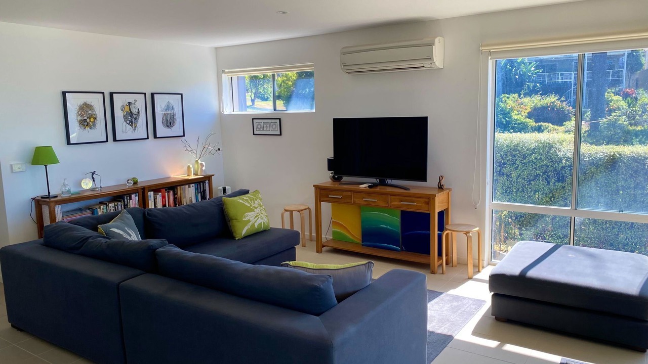 Photo of Livingroom in Denhams Beach