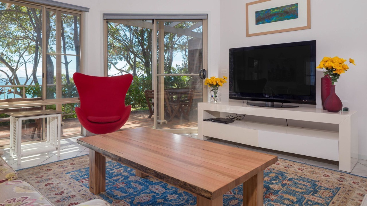 Photo of Livingroom in Denhams Beach