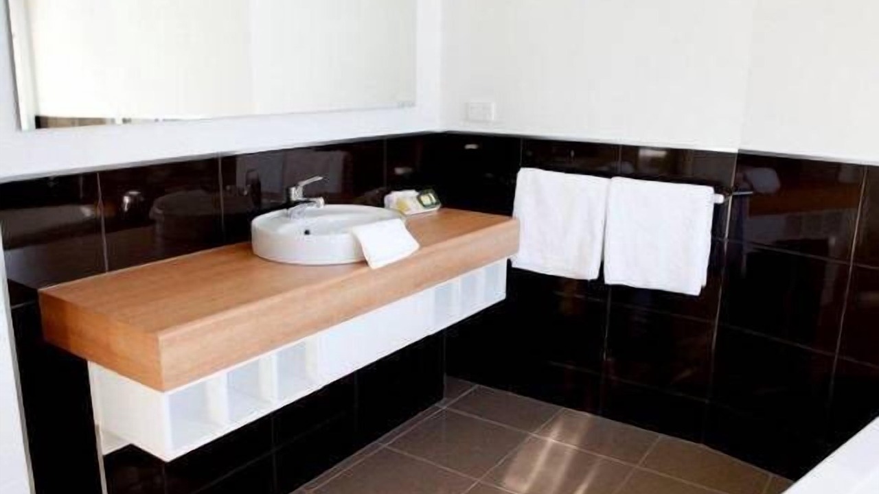Photo of Bathroom in Penguin