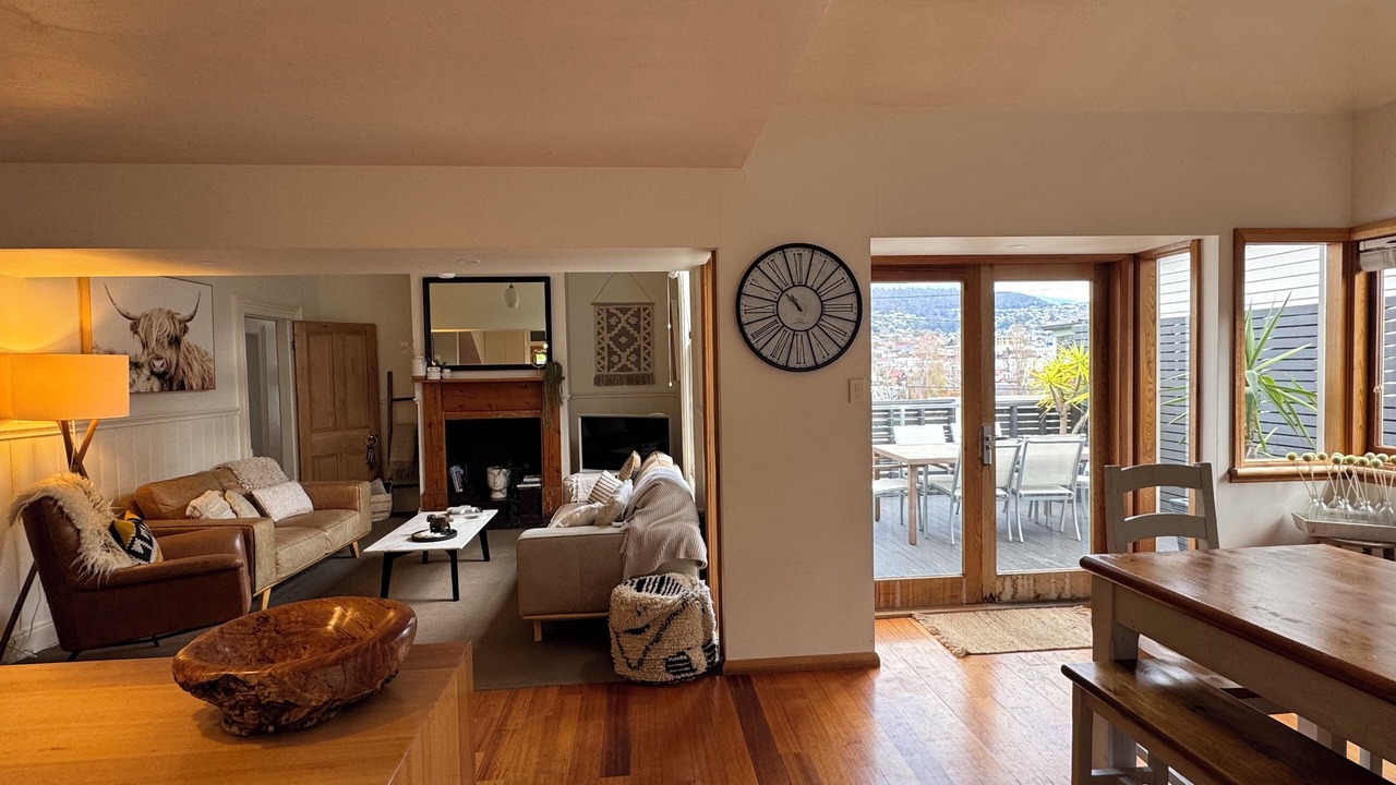 Photo of Livingroom in Sullivan's Cove