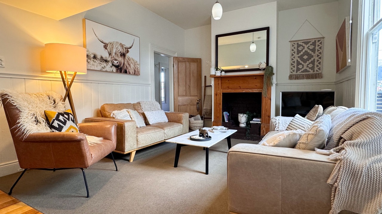 Photo of Livingroom in Sullivan's Cove