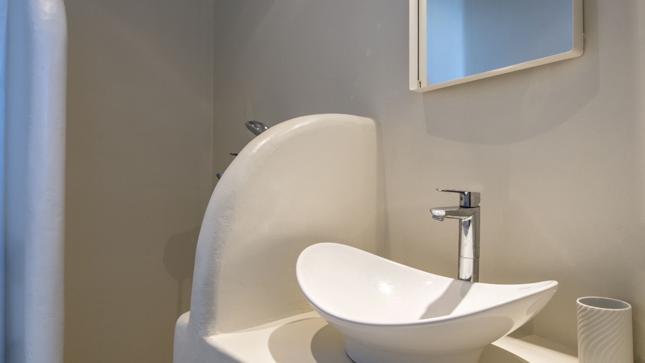 Photo of Bathroom in Faros Armenistis