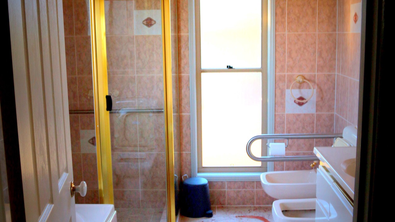 Photo of Bathroom in Oberon