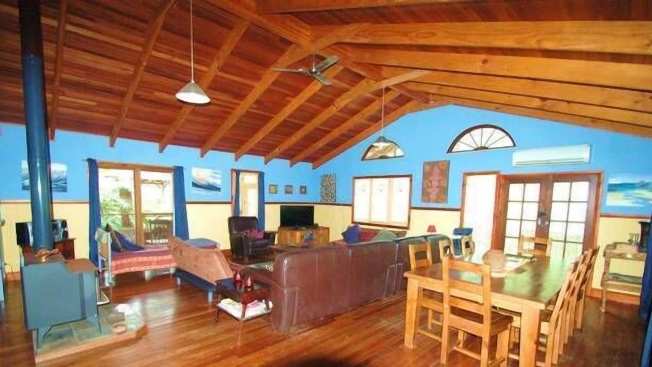 Photo of Livingroom in Hyland Park