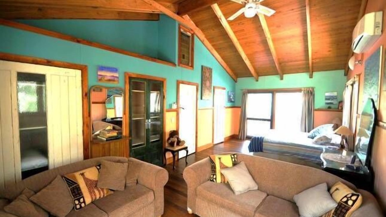 Photo of Livingroom in Hyland Park