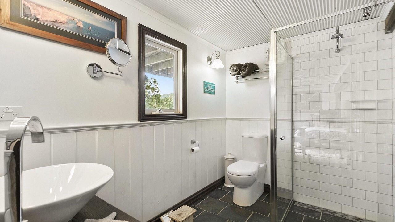 Photo of Bathroom in Lorne