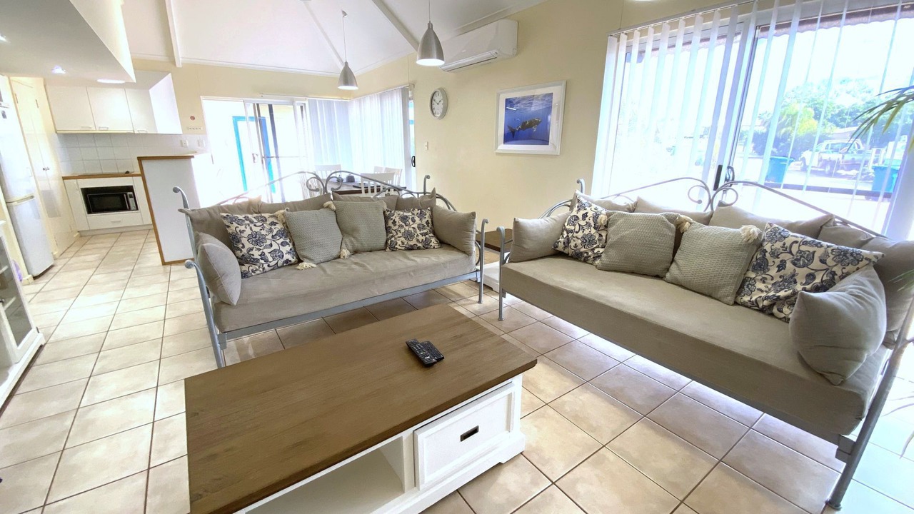 Photo of Livingroom in Exmouth