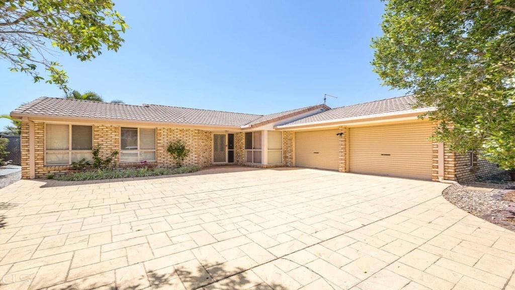 Photo of Buildings in Banksia Beach