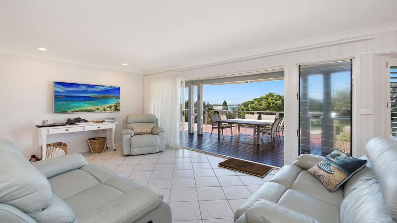 Photo of Livingroom in Moffat Beach