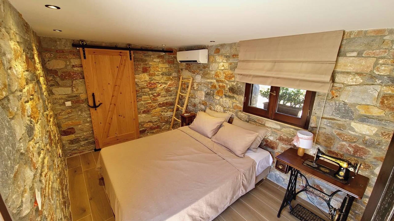 Photo of Bedroom in Megas Gialos