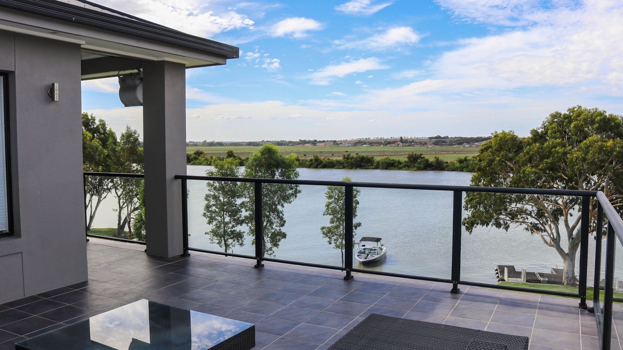 Photo of Patio Balcony in White Sands