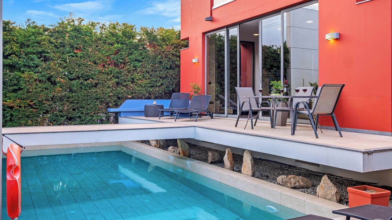 Photo of Outdoor in Ixia