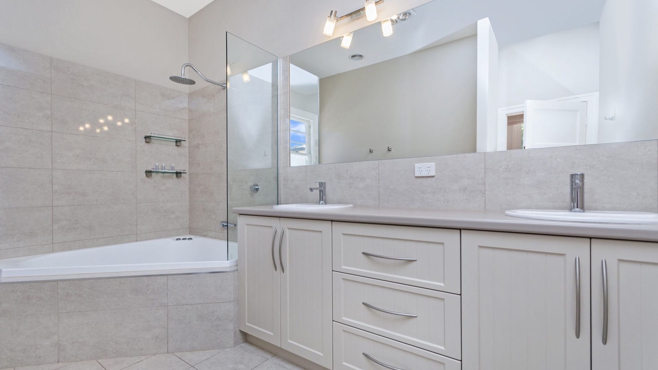 Photo of Bathroom in Warrnambool