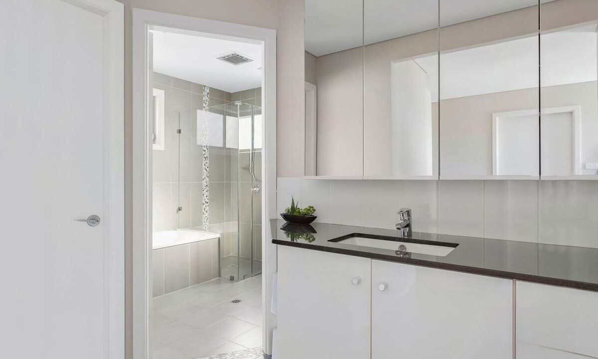 Photo of Bathroom in Dolphin Point