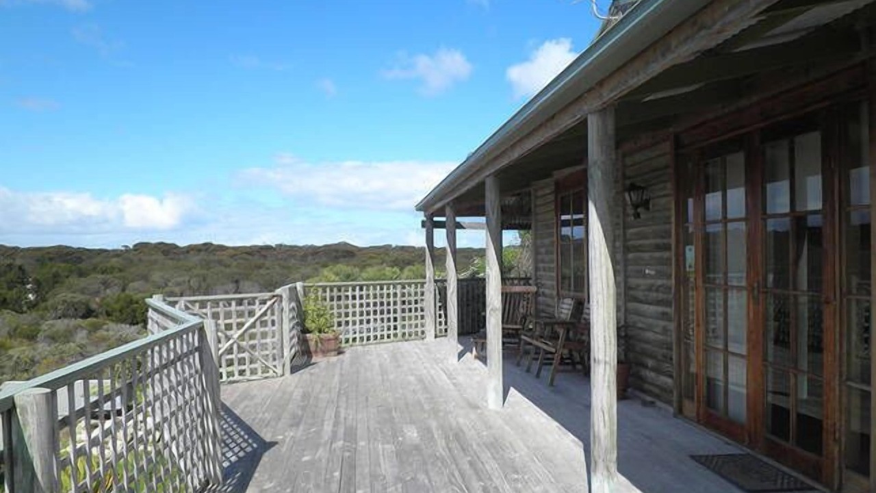 Photo of Patio Balcony in Island Beach