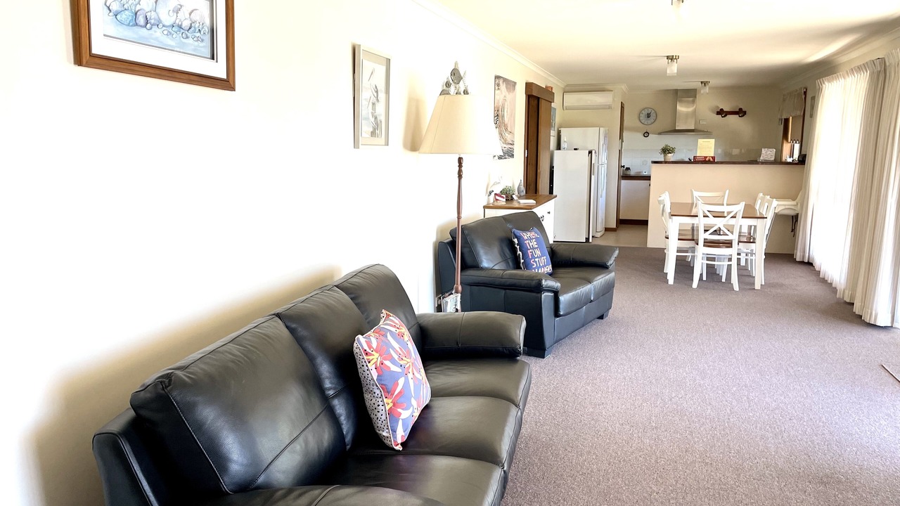 Photo of Livingroom in Emu Bay