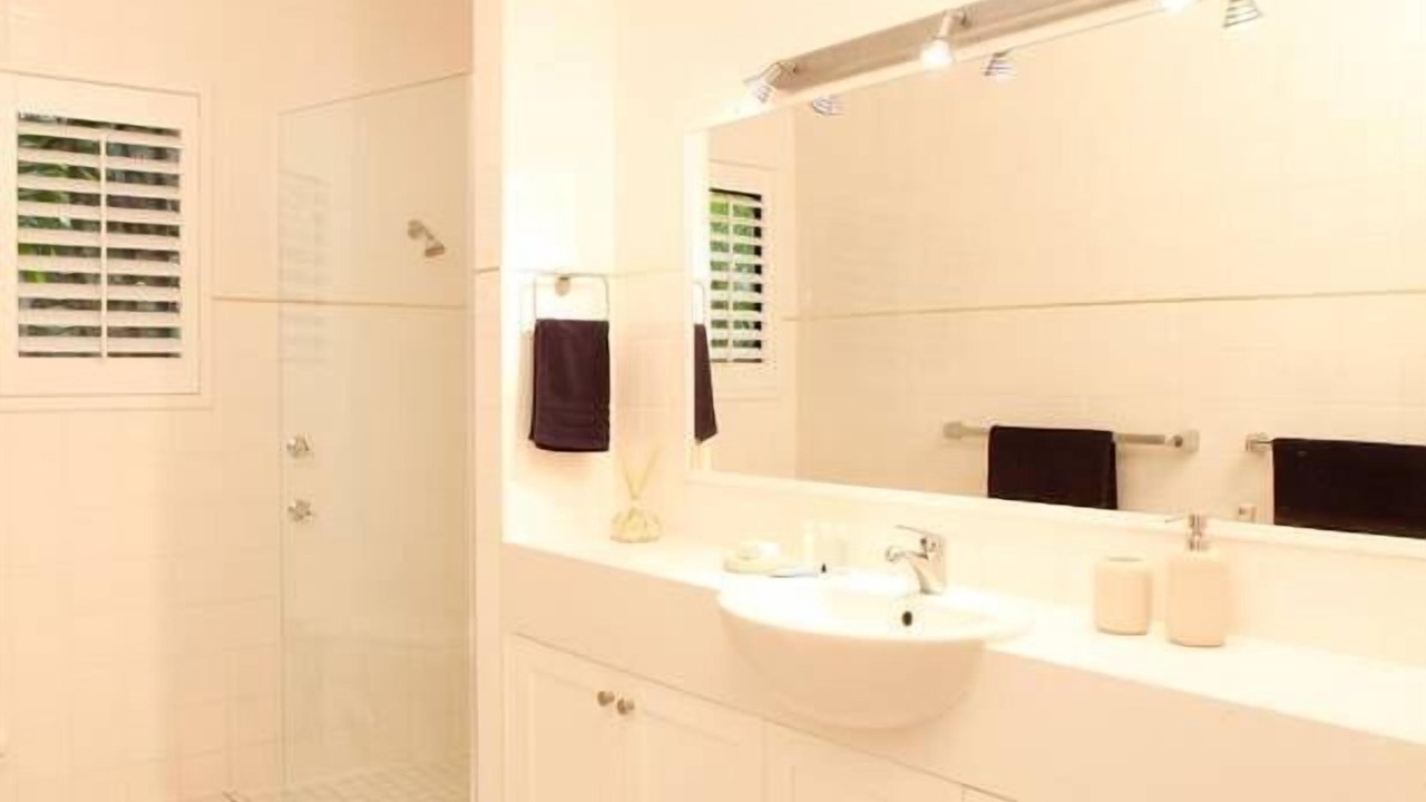 Photo of Bathroom in Oak Beach