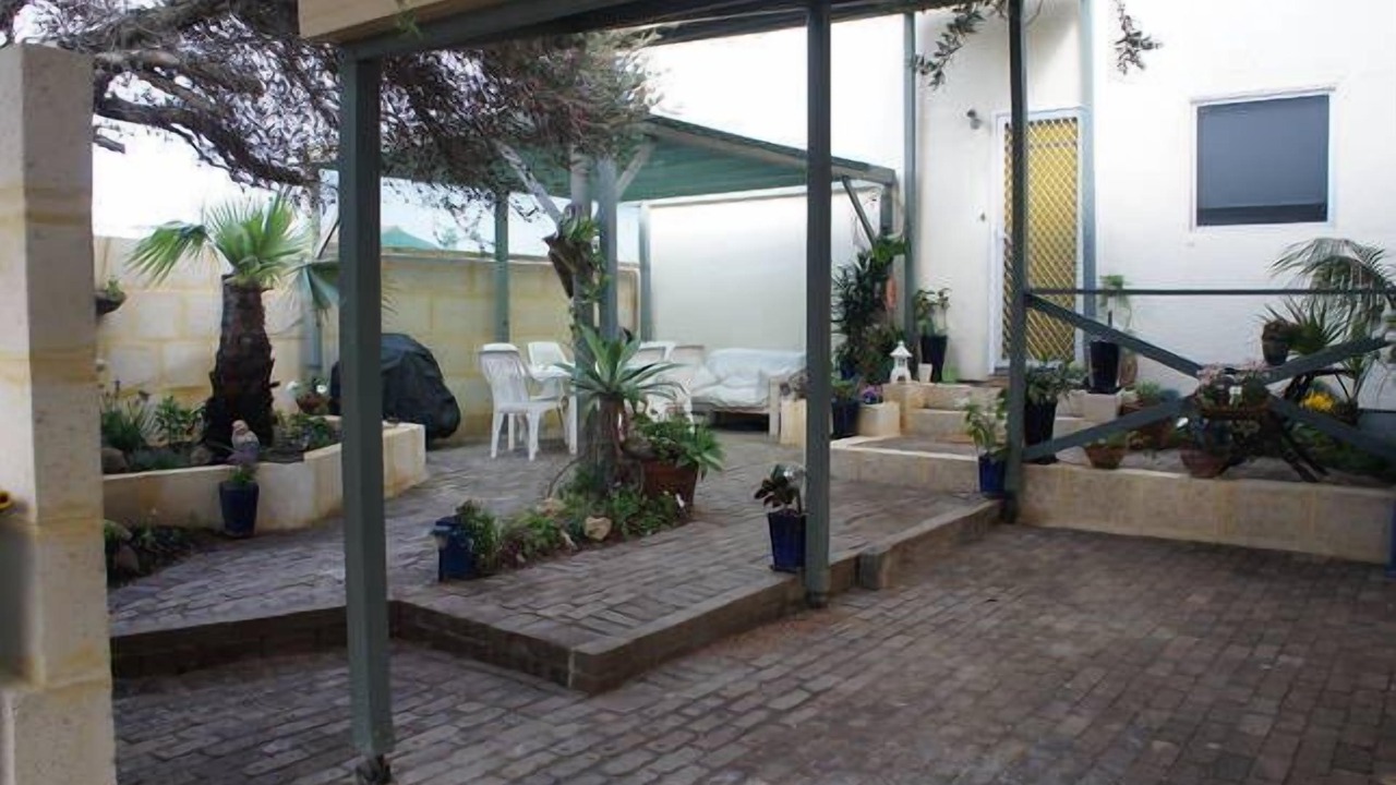 Photo of Outdoor in Halls Head
