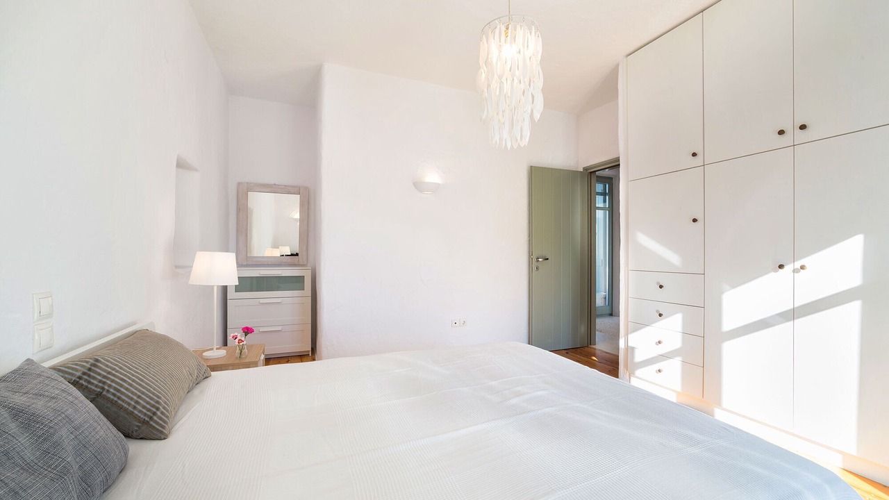 Photo of Bedroom in Drios