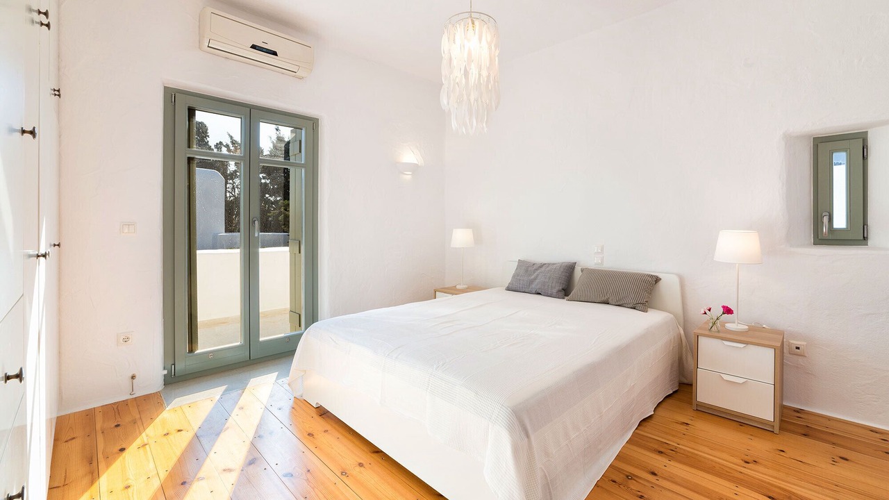 Photo of Bedroom in Drios
