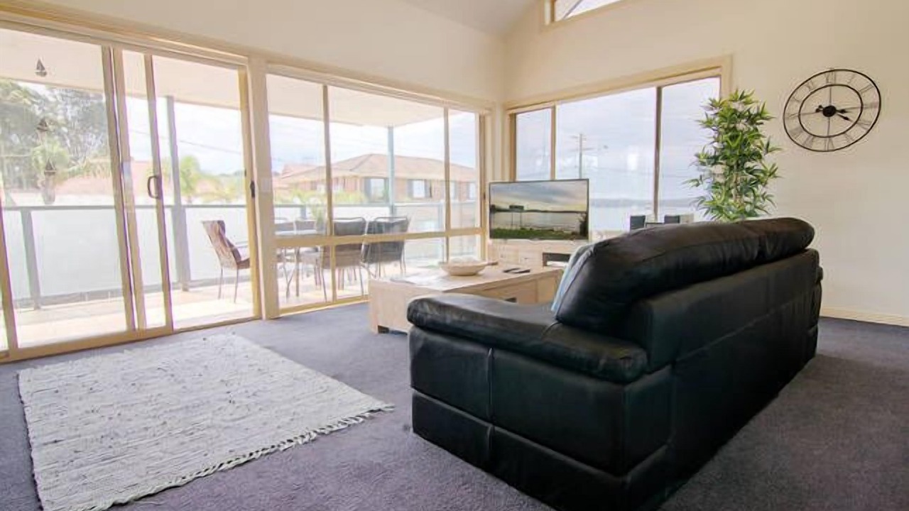 Photo of Livingroom in Batehaven
