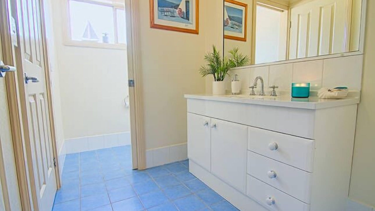 Photo of Bathroom in Batehaven