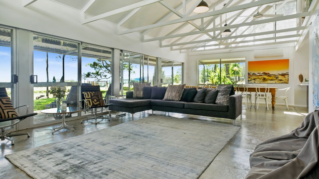 Photo of Livingroom in Broke