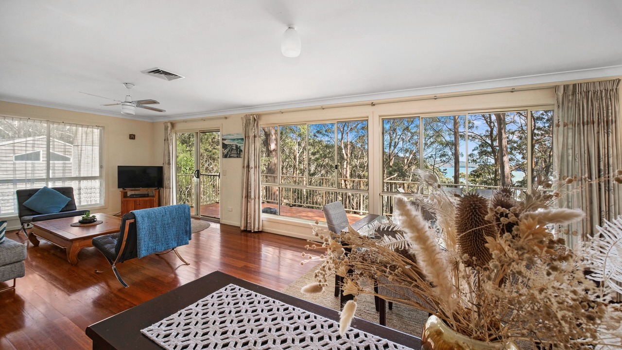 Photo of Livingroom in Smiths Lake