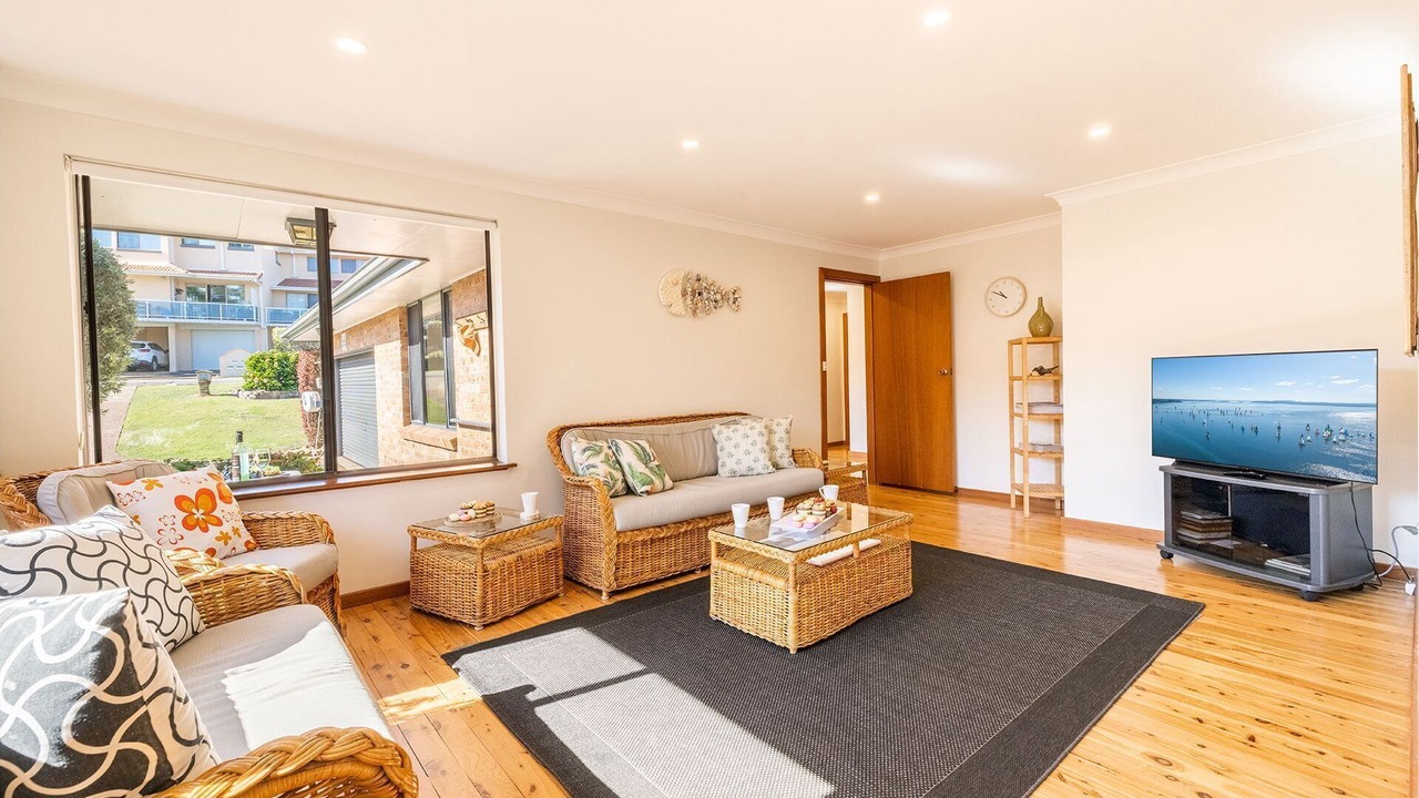 Photo of Livingroom in Shoal Bay