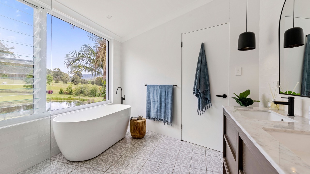 Photo of Bathroom in Eungai Rail