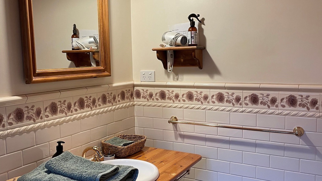 Photo of Bathroom in Gillentown