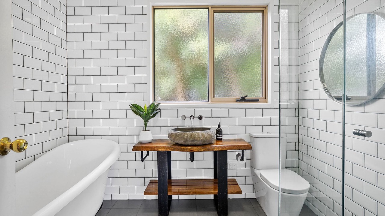 Photo of Bathroom in Lorne