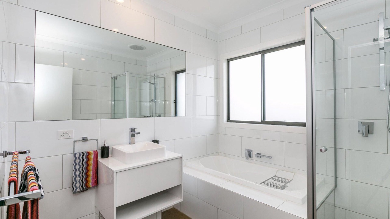 Photo of Bathroom in Lorne