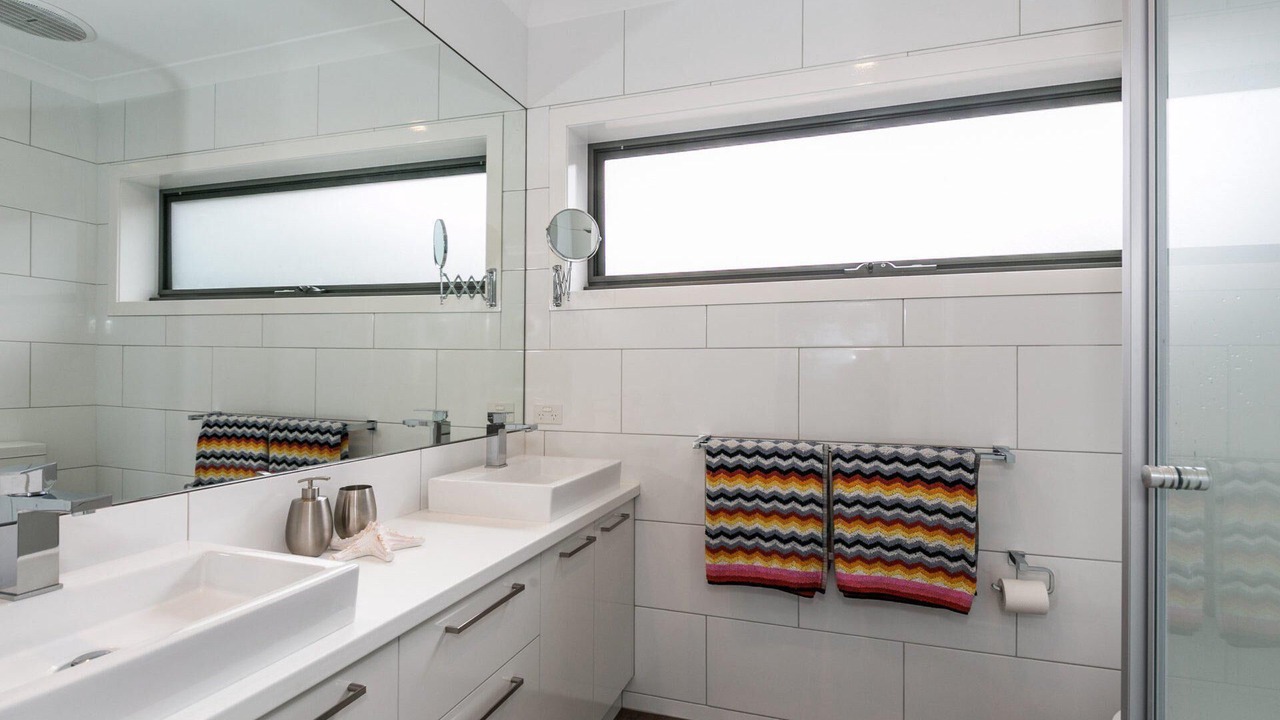 Photo of Bathroom in Lorne
