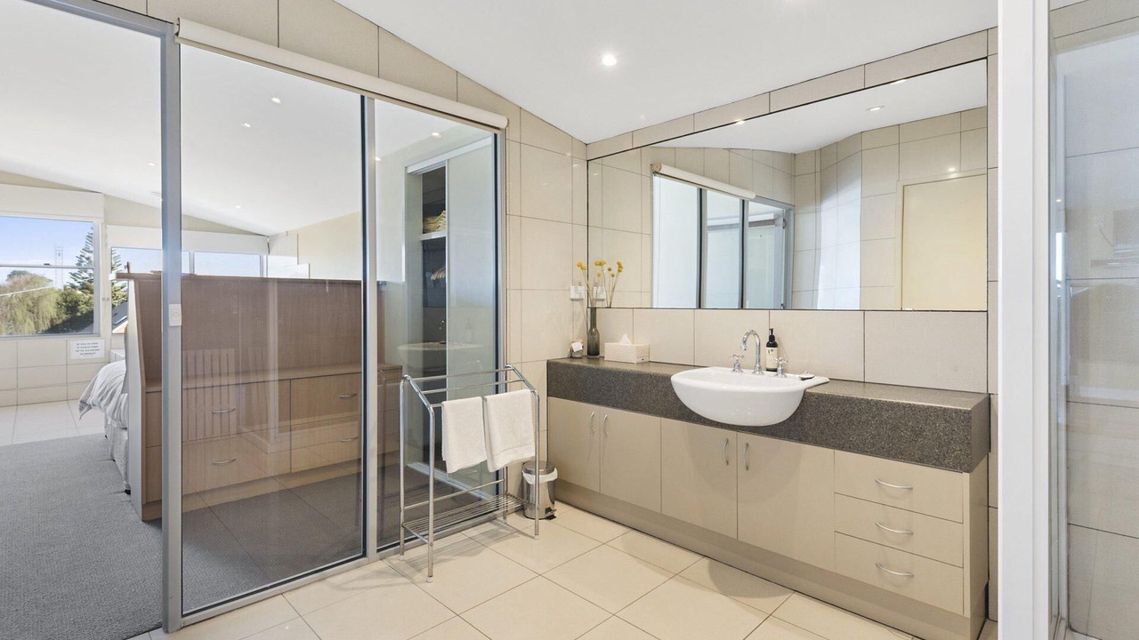 Photo of Bathroom in Apollo Bay