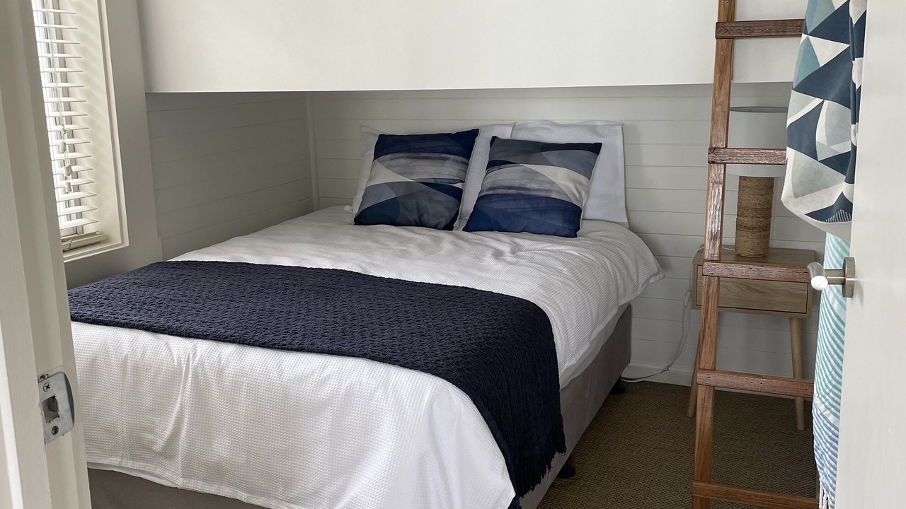 Photo of Bedroom in Binalong Bay