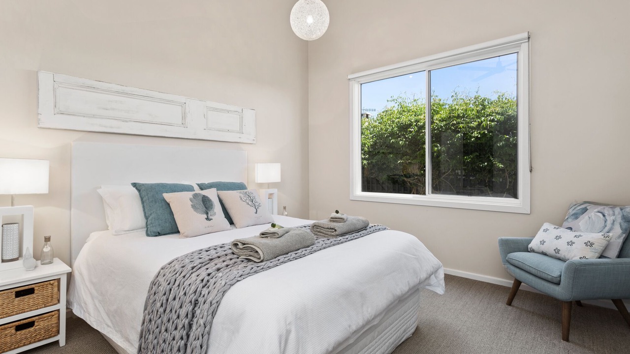 Photo of Bedroom in Binalong Bay