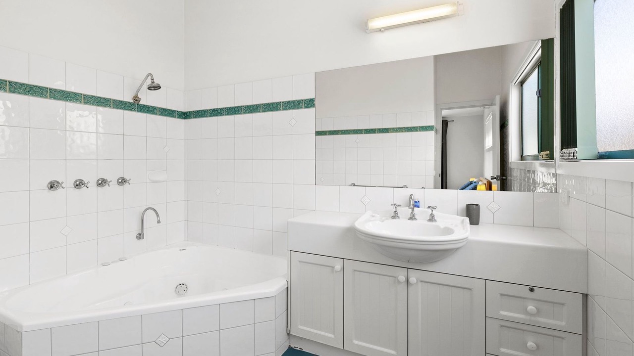 Photo of Bathroom in Lorne