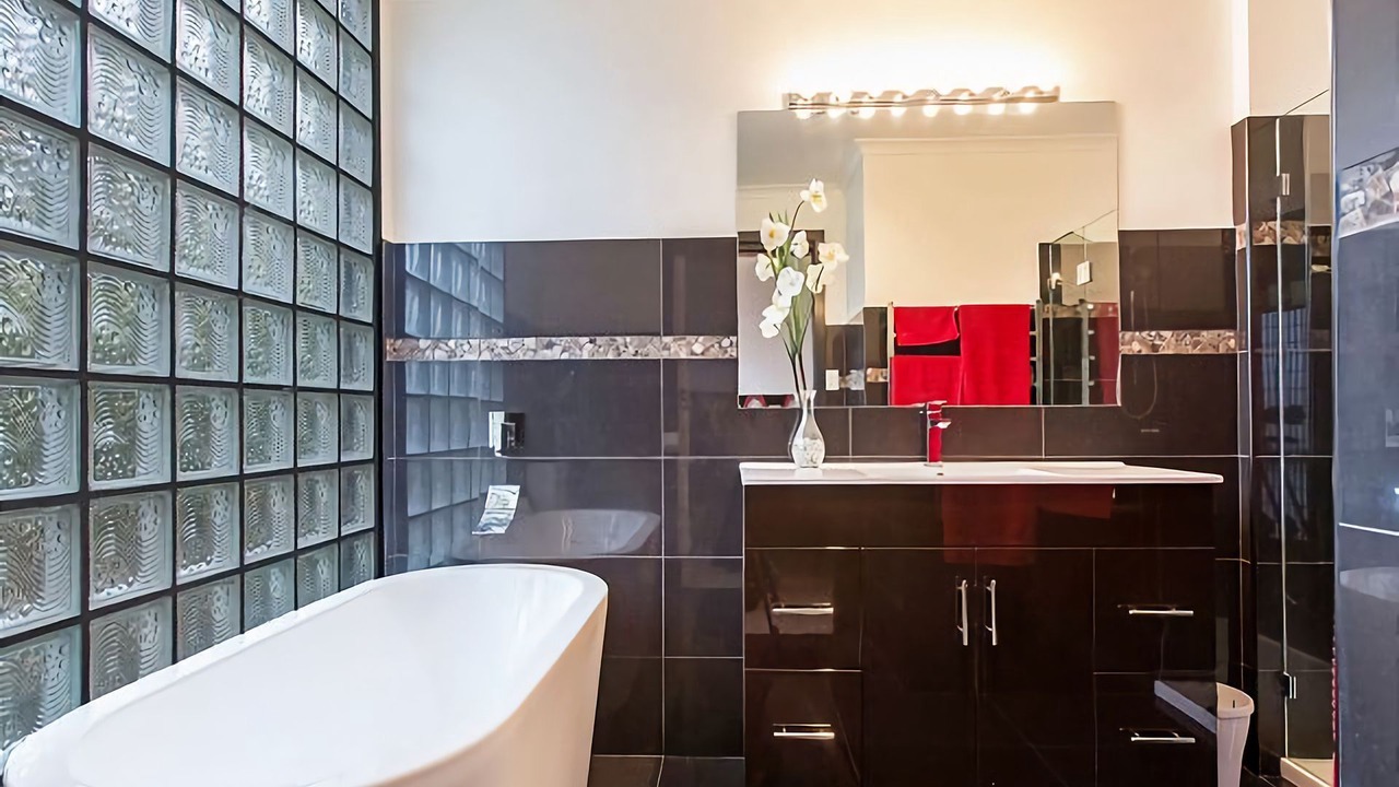 Photo of Bathroom in Balnarring Beach