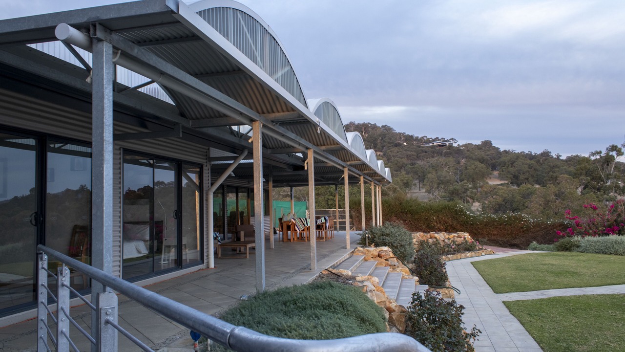 Photo of Outdoor in Baskerville