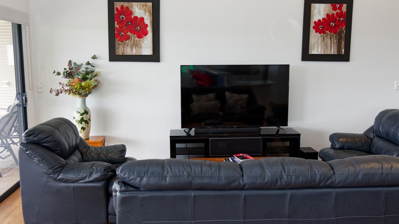 Photo of Livingroom in Baskerville