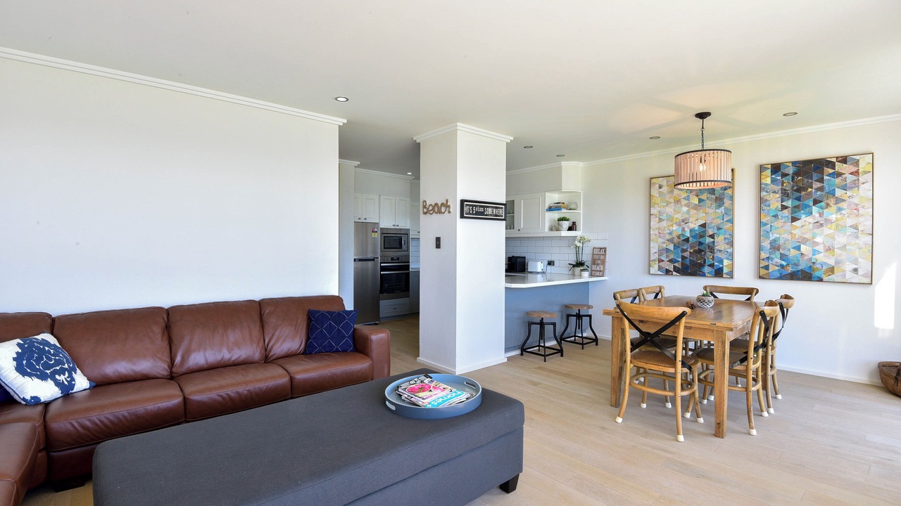 Photo of Livingroom in The Entrance North
