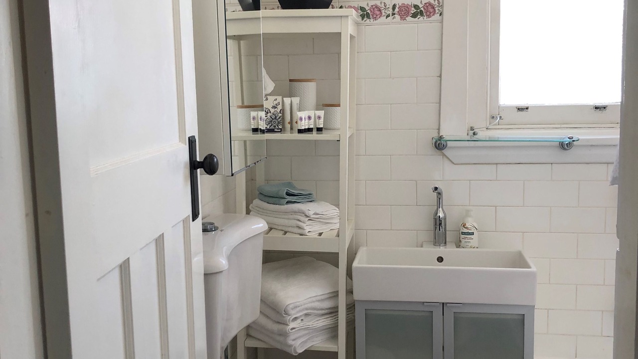 Photo of Bathroom in Bar Beach