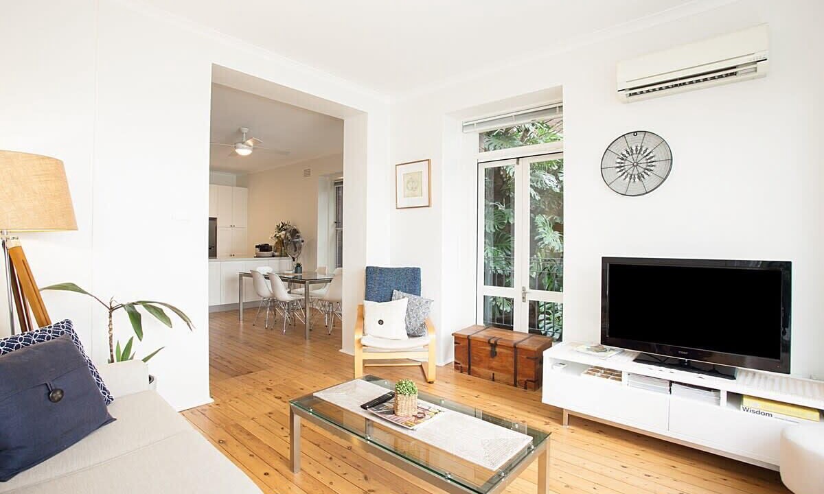 Photo of Livingroom in McMahons Point
