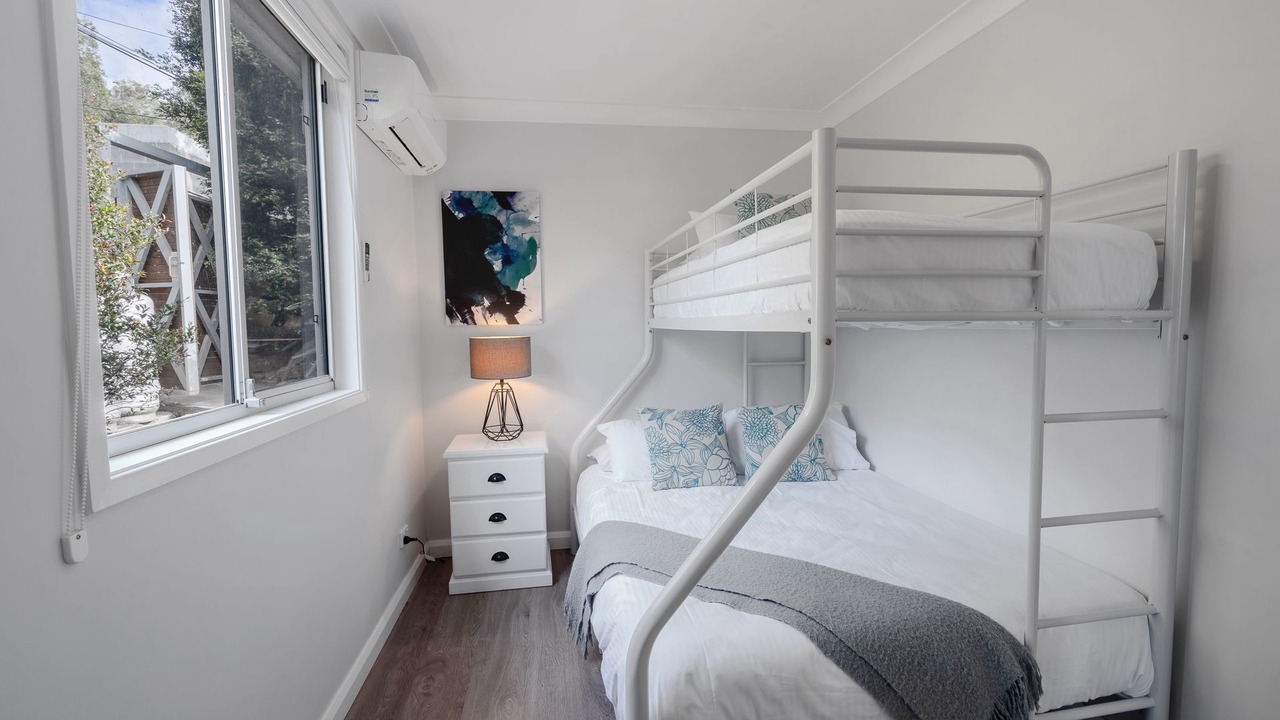 Photo of Bedroom in Cottage Point