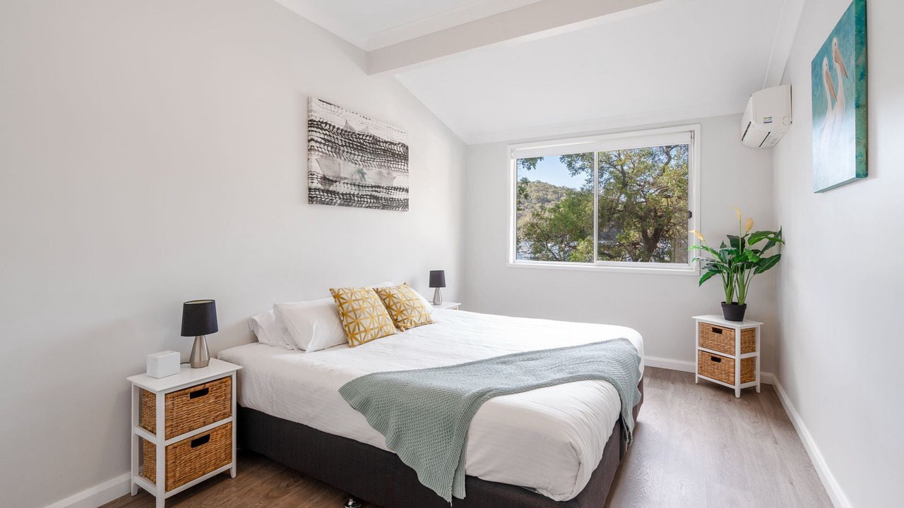 Photo of Bedroom in Cottage Point