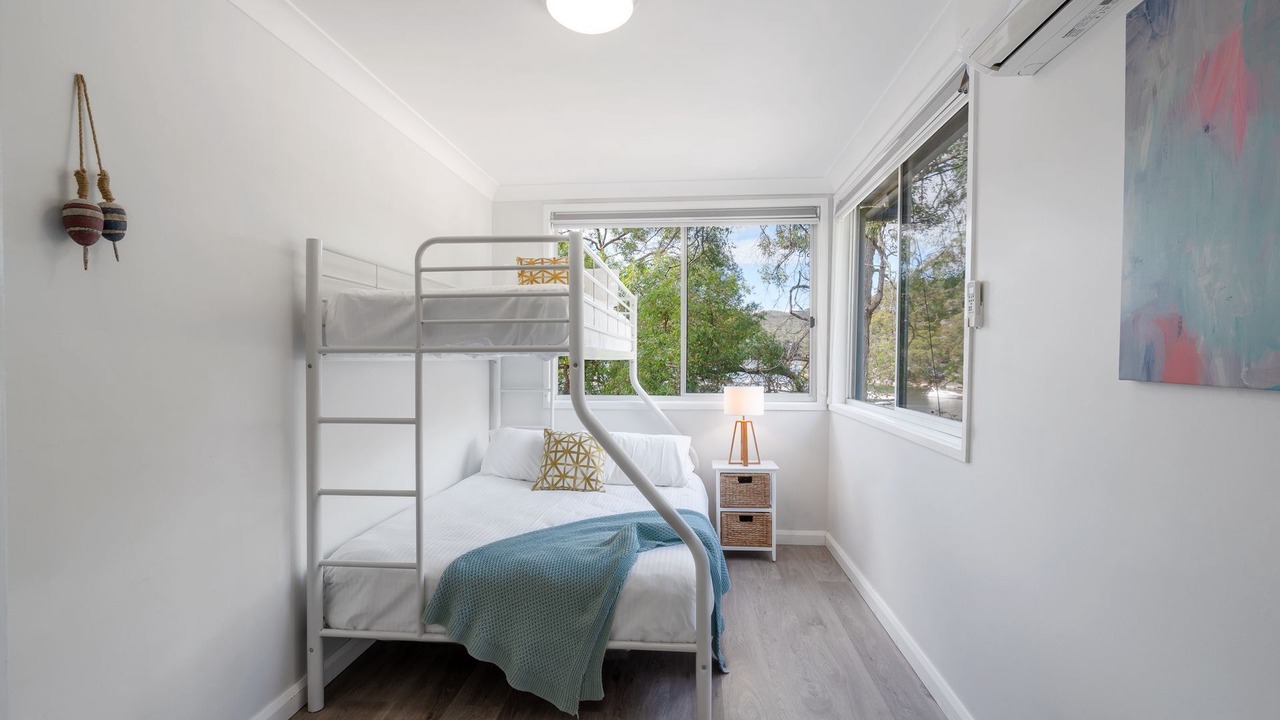 Photo of Bedroom in Cottage Point