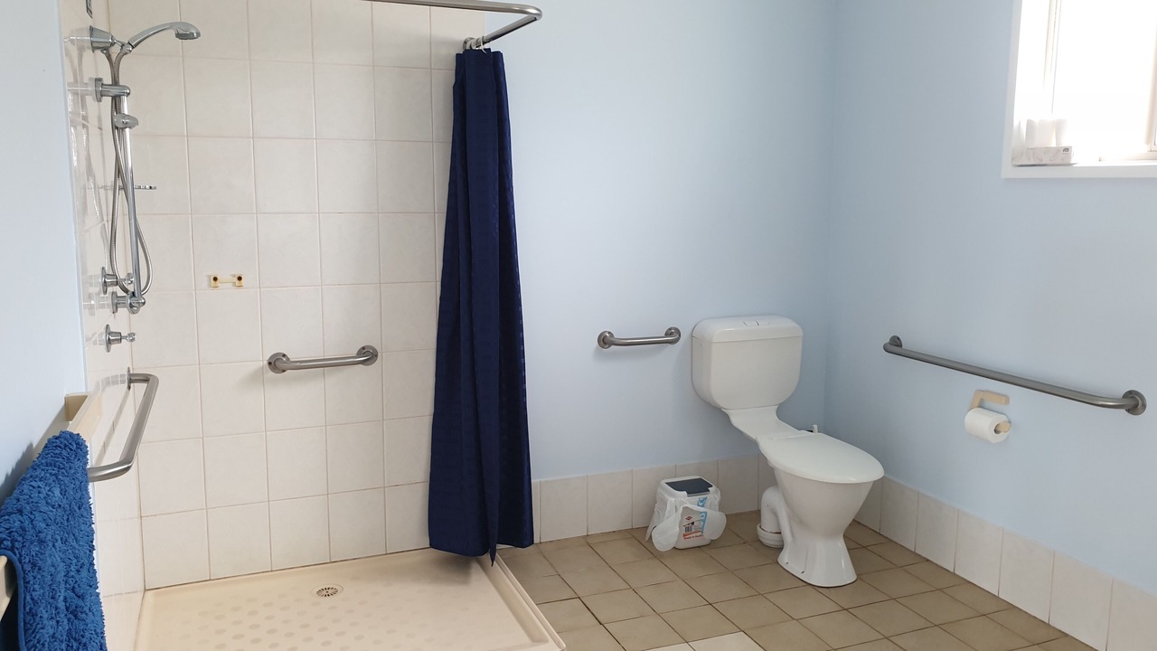 Photo of Bathroom in Warrenben
