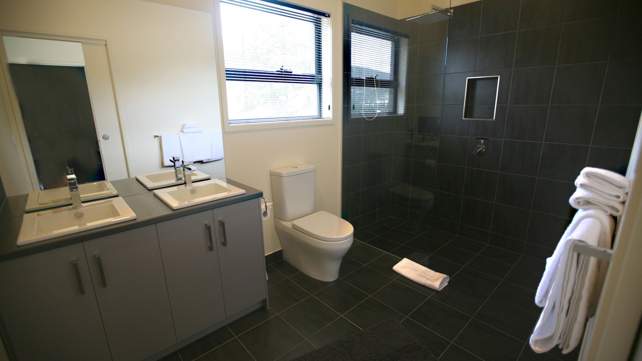 Photo of Bathroom in New Norfolk